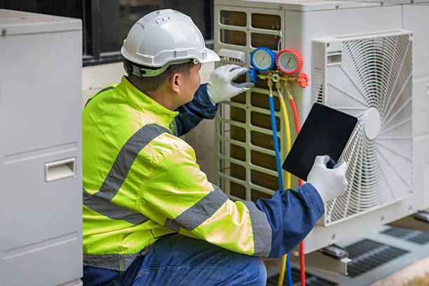 Professional Hvac Installation technician working in Danvers, IL